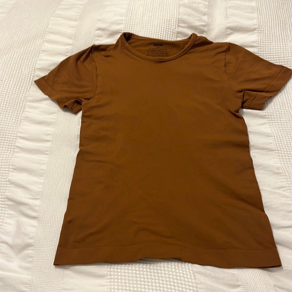 Skims TShirt